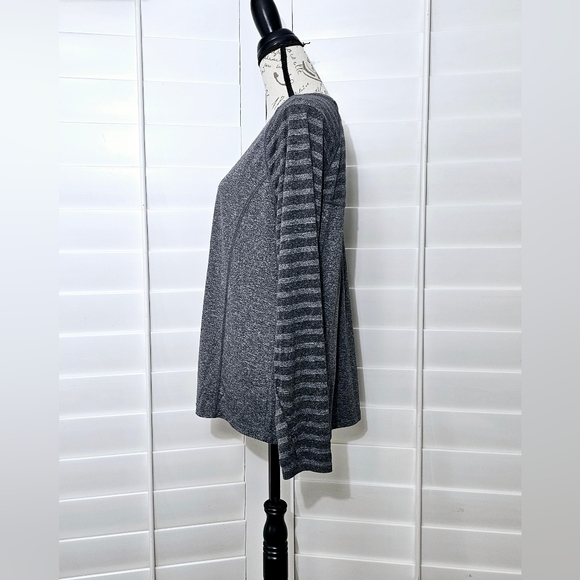 AVIA LONG SLEEVE ATHLETIC WORKOUT SHIRT/TOP - Picture 3 of 11